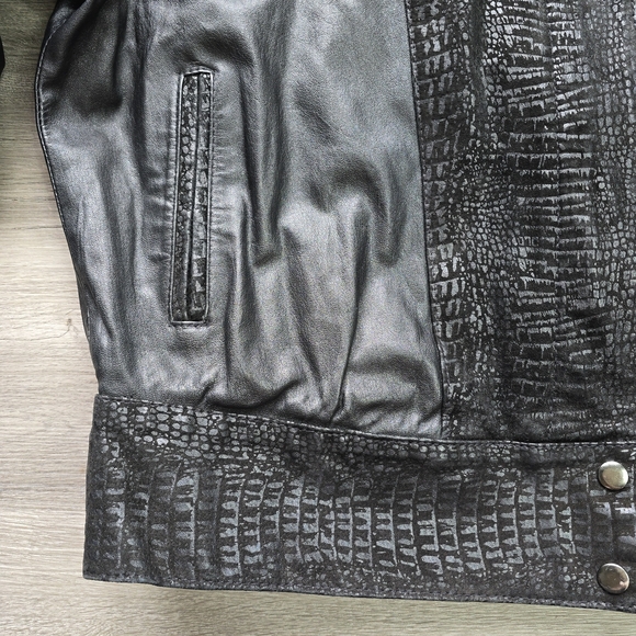 Men's Black Leather Jacket - Picture 5 of 13